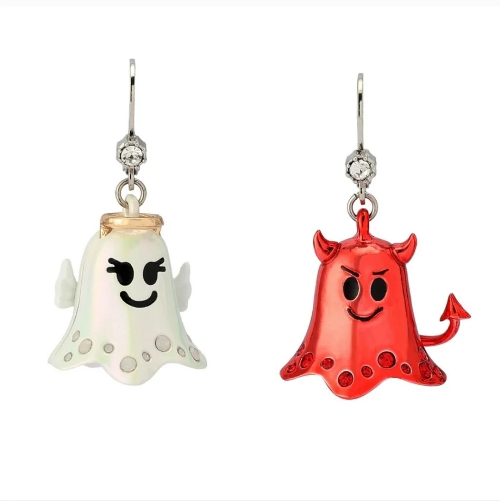 Betsey Johnson unique free witch